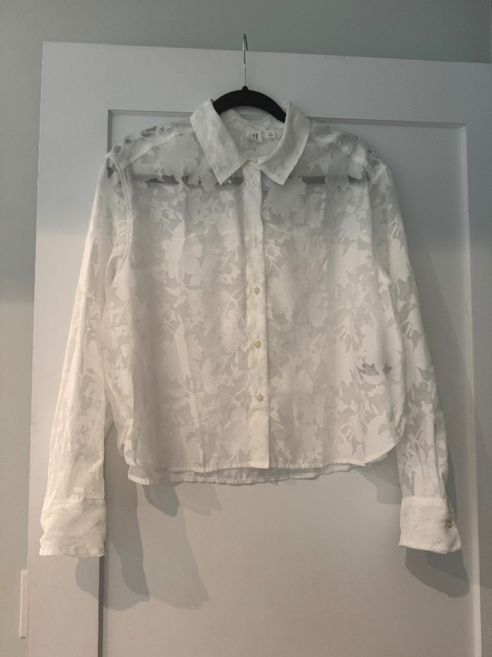 GAP, Sheer Floral Cropped Shirt, size M